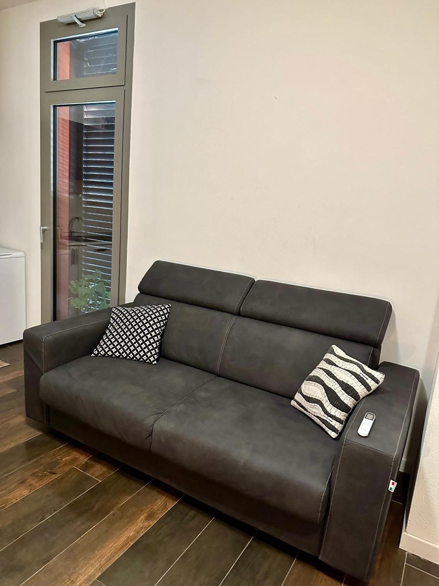 Axi House Apartment Болоня Екстериор снимка